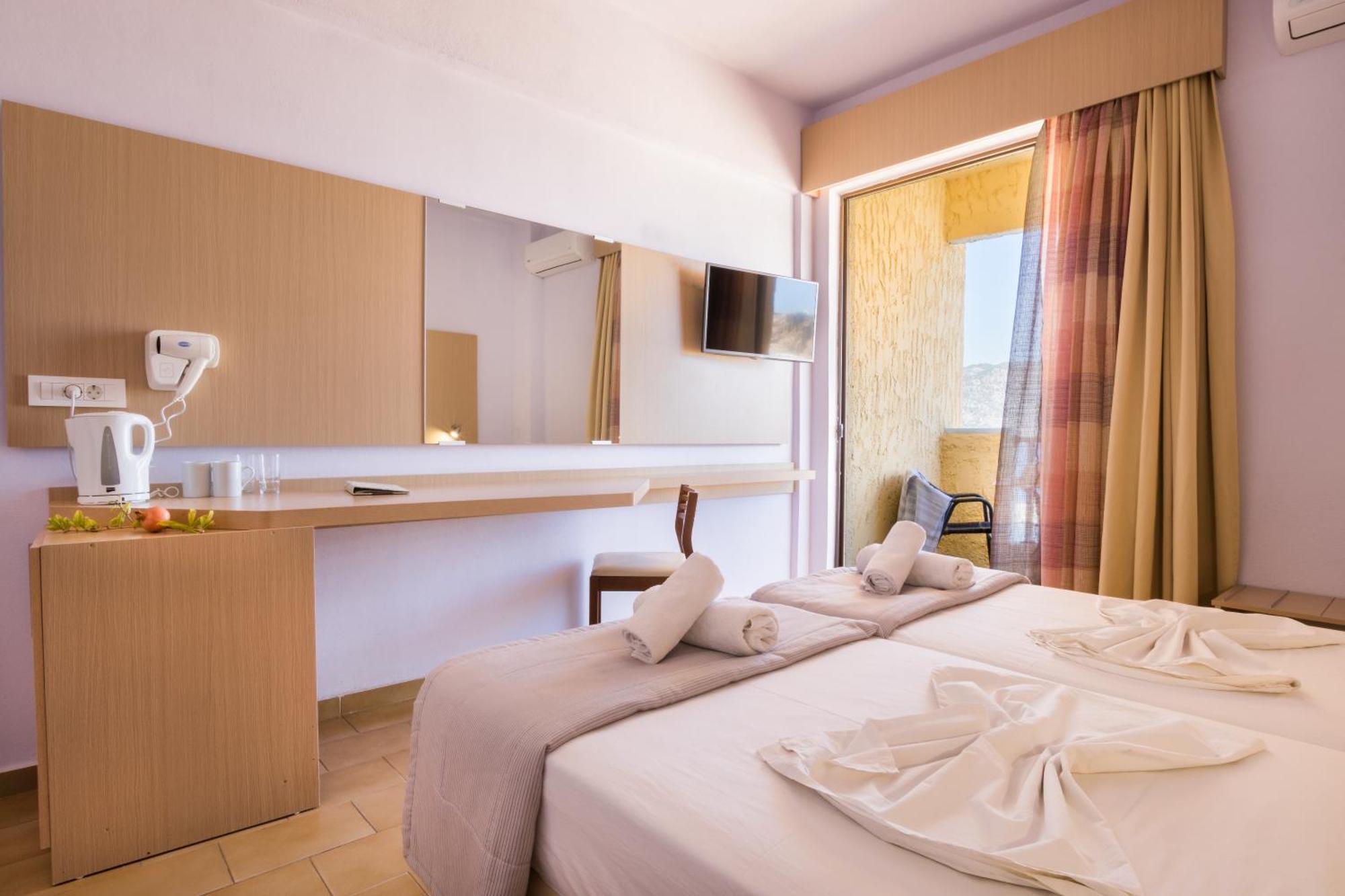Atlantis Hotel Karpathos Extérieur photo