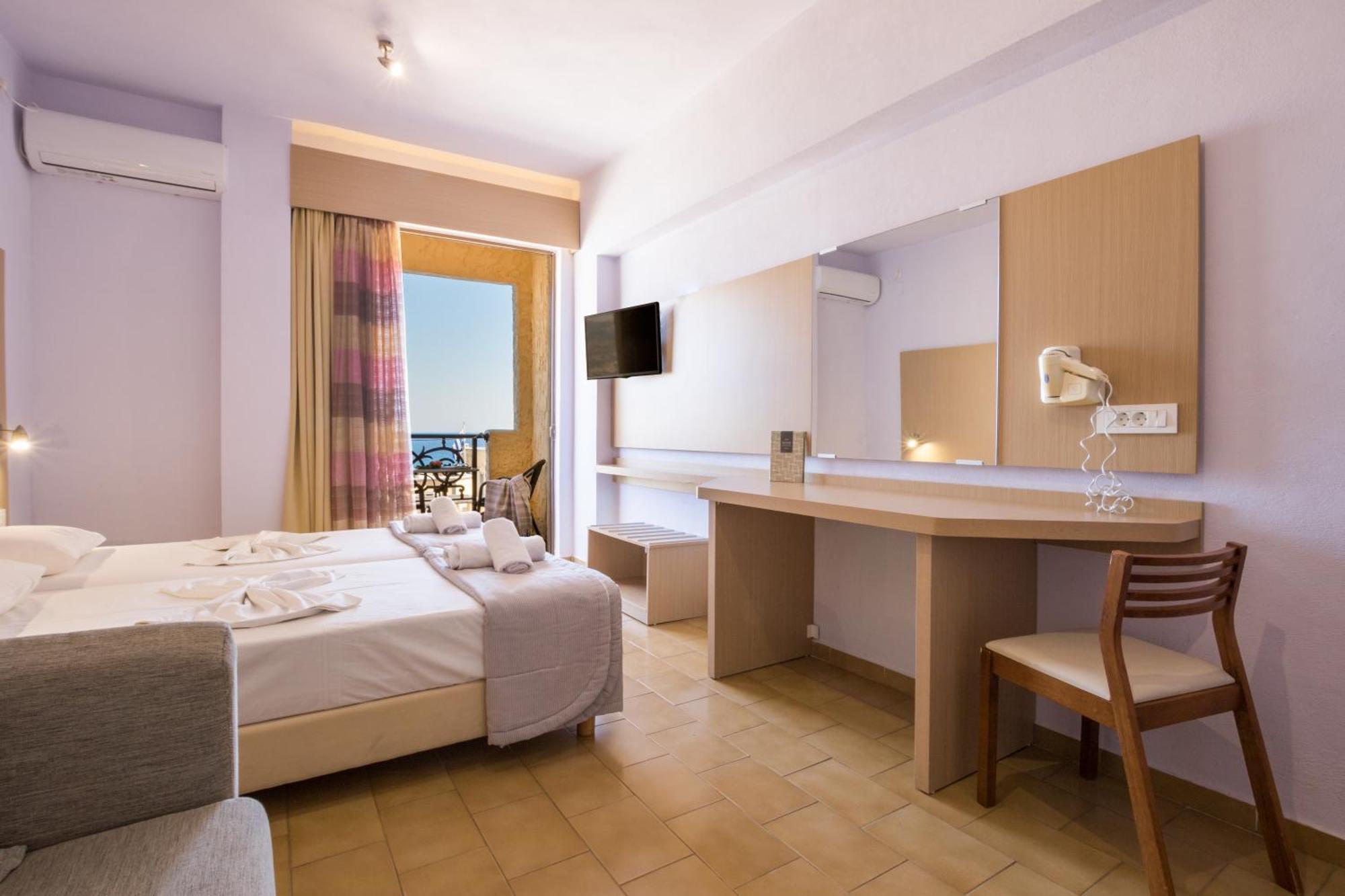 Atlantis Hotel Karpathos Extérieur photo
